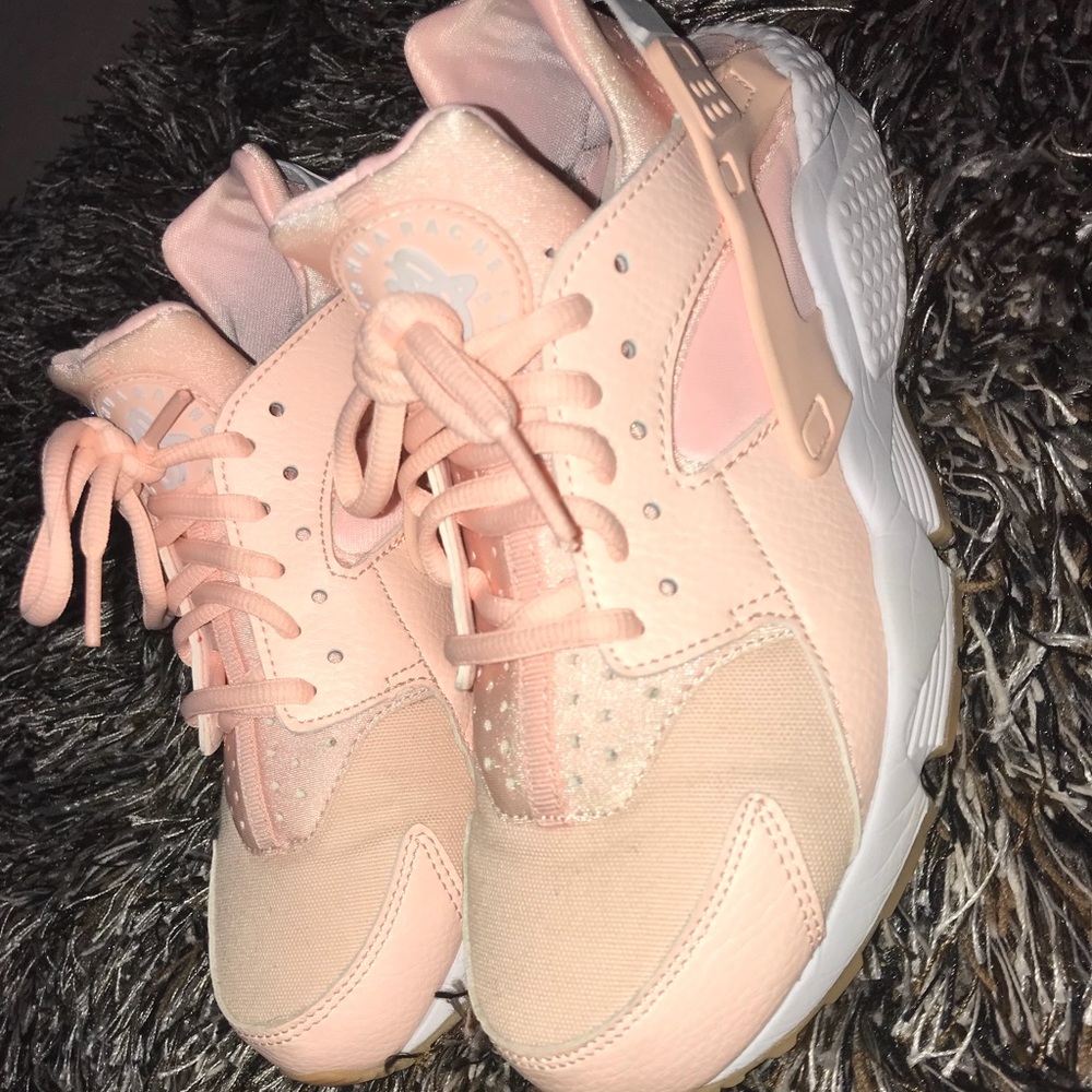 Women’s Nike Huaraches
